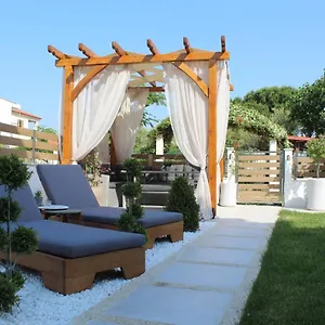 https://nedelja-apartments.hotelschalkidiki.net
